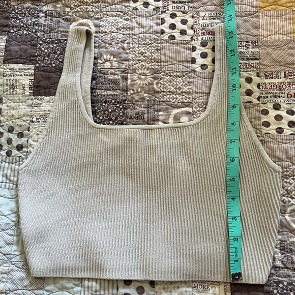 Babaton size M cropped sculpt knit tank - Picture 2 of 4